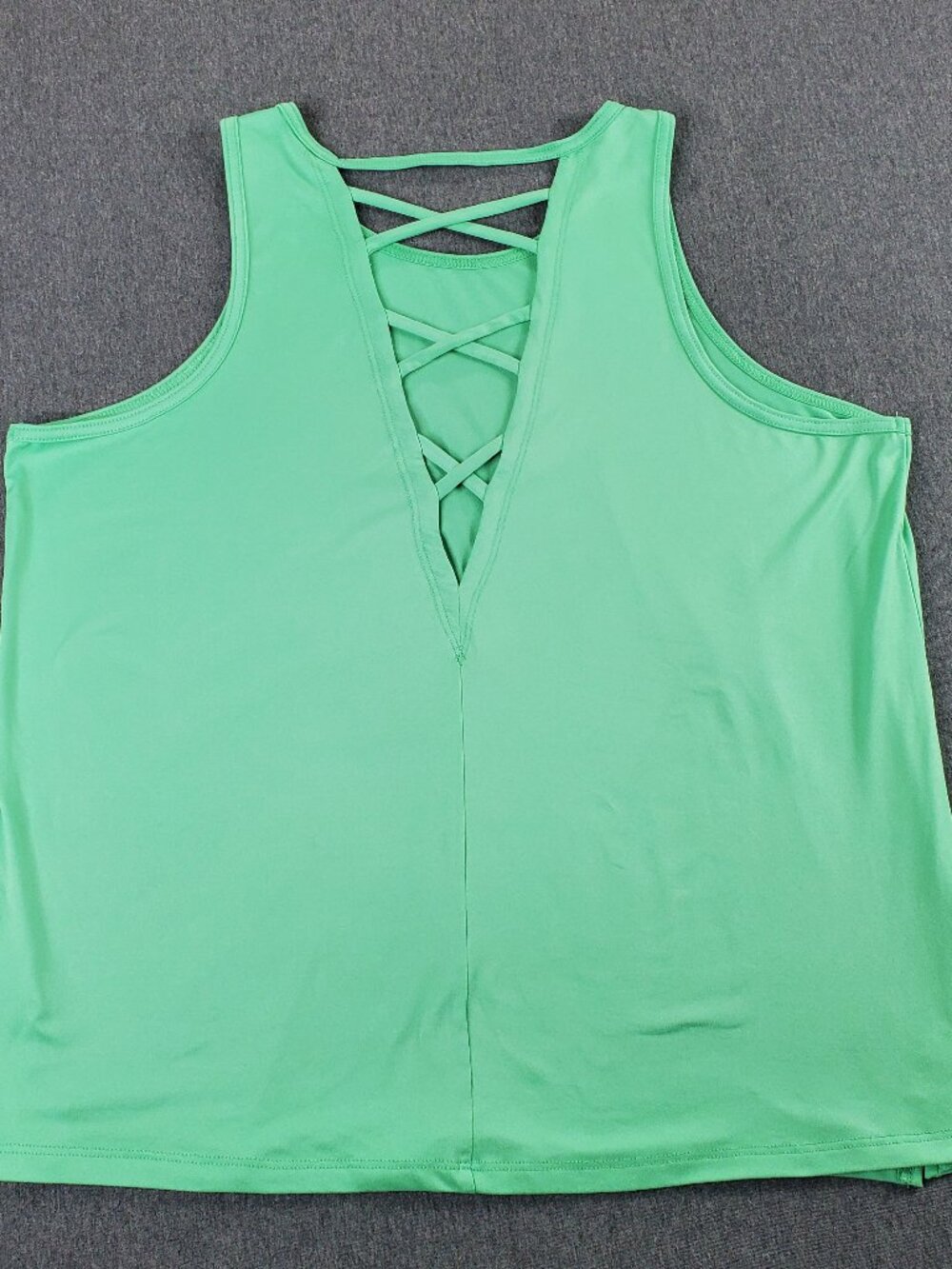 Freely Green Active Tank Top Criss Cross Back Sleeveless Women's Athletic Wear